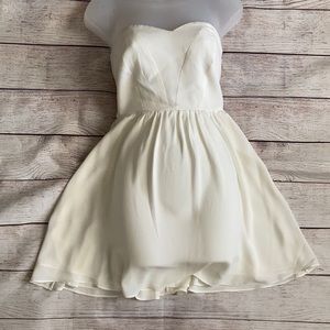 AQUA Strapless Sweetheart Neck Chiffon Dress NWT Women’s Size Small Off-White